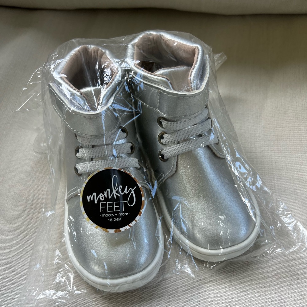Color changing monkey feet high tops